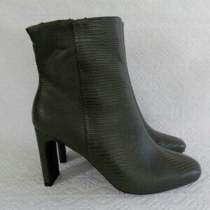 JOURNEY & CREW Sandrie Bootie in Green Faux Leather Womens Size 7